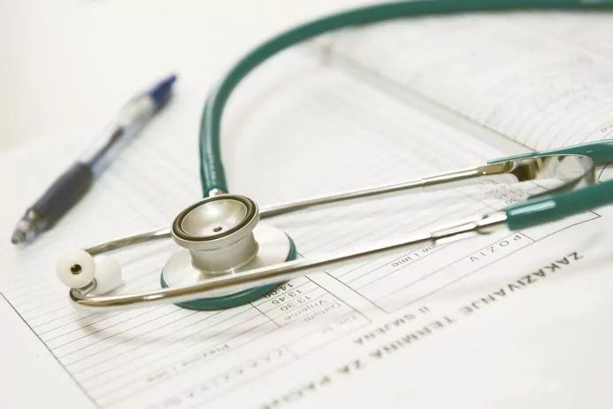 Jakie są najważniejsze różnice między psychologiem, psychiatrą a psychoterapeutą?